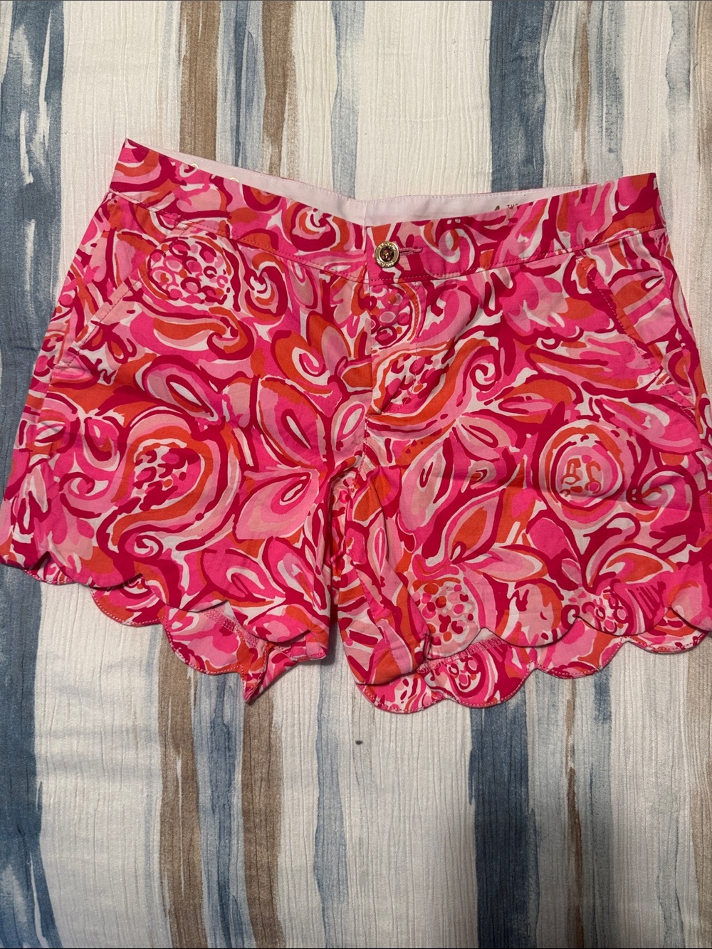 Lilly Pulitzer Pink Floral Scalloped Hem Shorts